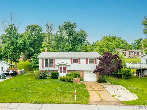 1907 Lone Pine Dr, Arnold, MO 63010