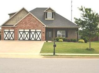 1061 Thornridge Rd, Bentonville, AR 72713