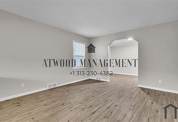 3rd image of 7600 Dobel St