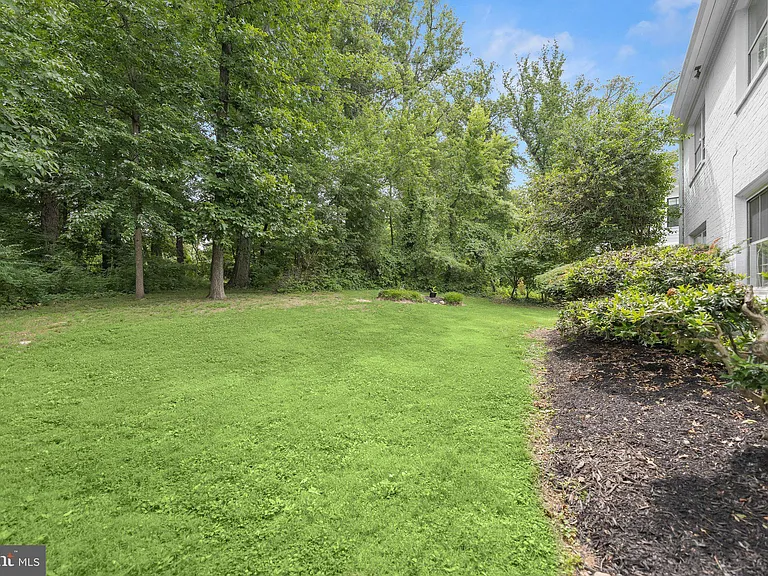 6709 Pemberton St — Photo 41