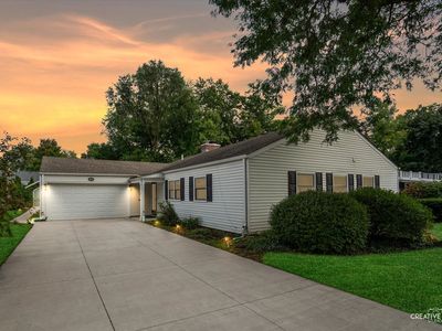 909 S Main St, Wheaton, IL, 60189