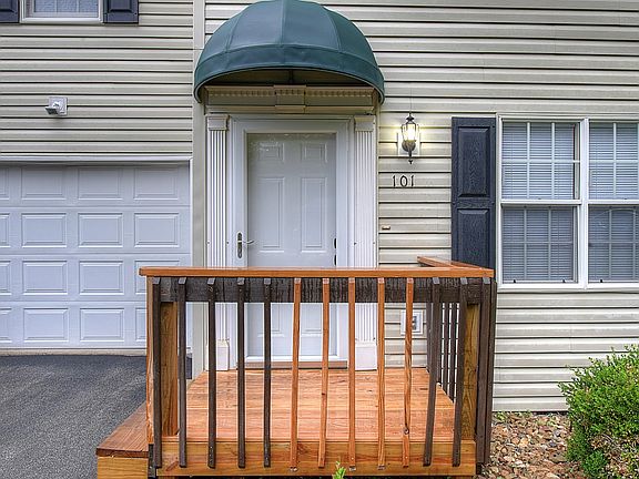 3rd image of 101 Glenstone Ct #101