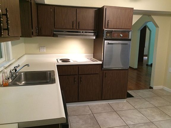 4th image of 537 La Motte Ln
