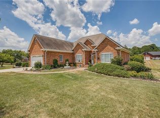 196 Deer Path Ln, Lexington, NC 27295