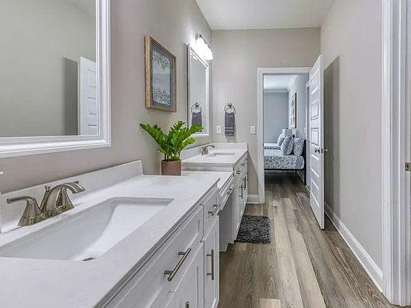 5th image of 125 Promenade Pl