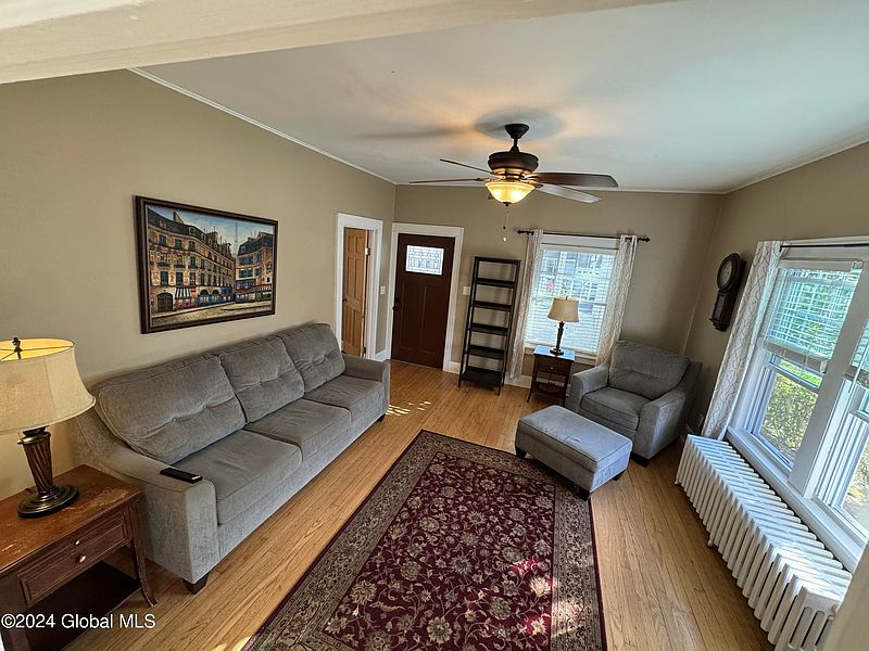 3rd image of 235 Pinehurst Avenue