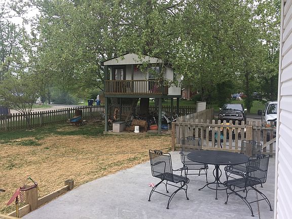 New patio / treehouse