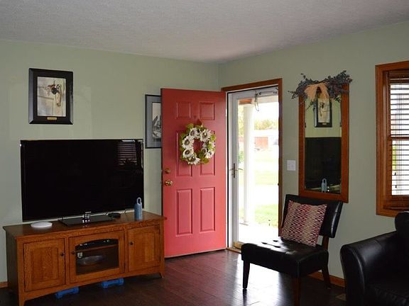 3rd image of 60 Belavista Dr