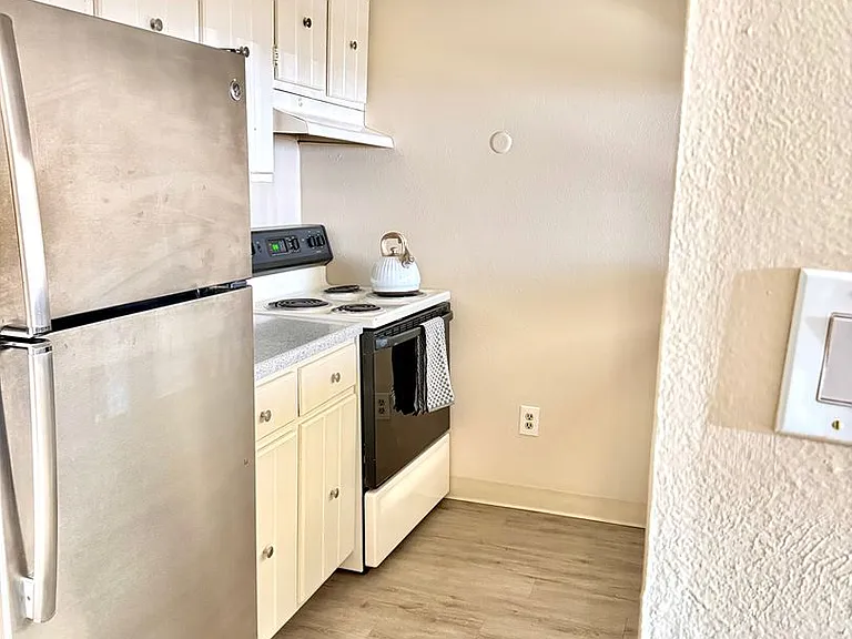 Cimarron Apartments — Photo 10