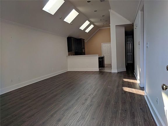 3rd image of 8206 Dogwood Ln