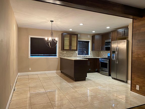 3rd image of 3183 Barkley Ave #2