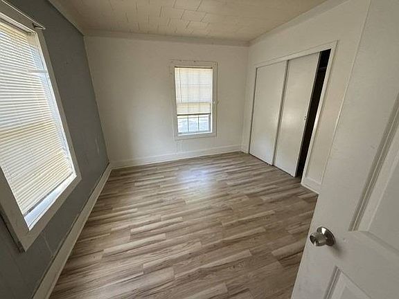 2nd image of 601 W 5th St