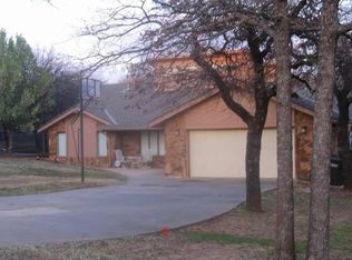 6800 Applewood Dr, Edmond, OK 73034