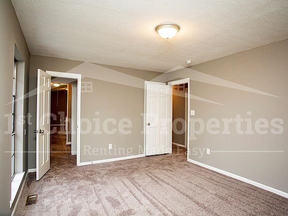 4th image of 1110 Croyden Cir