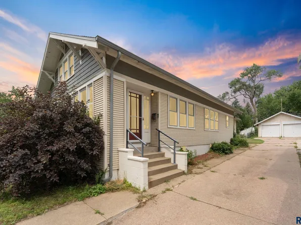 820 W 7th St, Sioux Falls, SD 57104