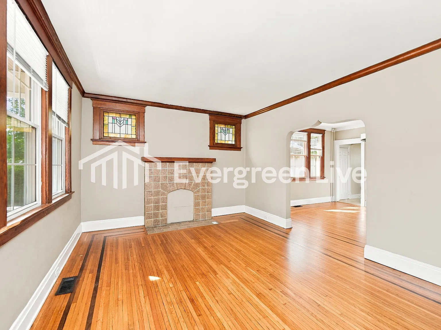 4 bed, 1.0 bath, 2237 sqft, $1,795 — Photo 3