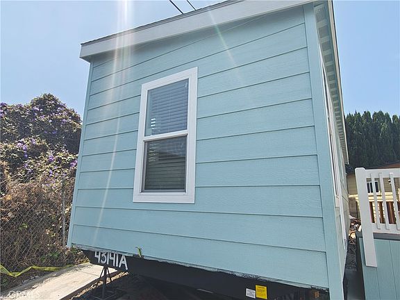 2nd image of 1930 Stewart St #33