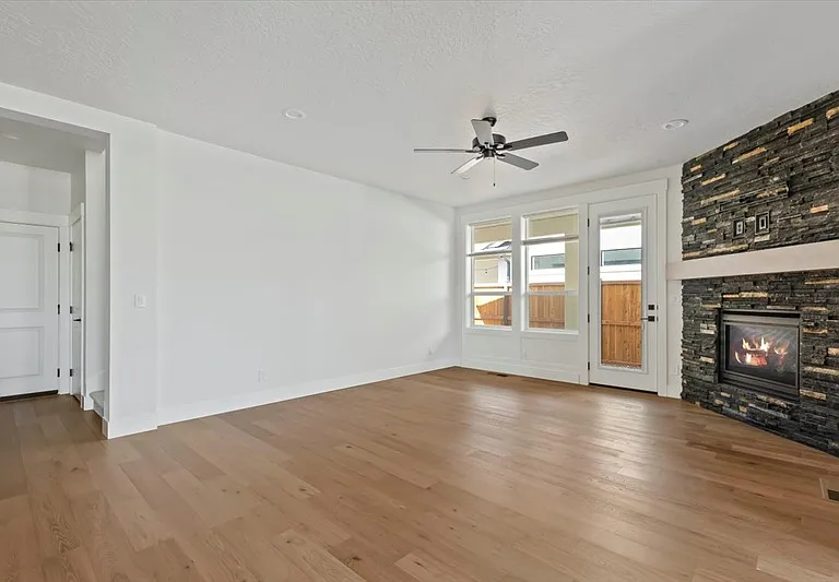 8283 W Shams Ln — Photo 5