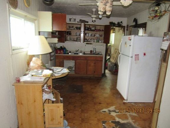 5th image of 3960 Astor Ave
