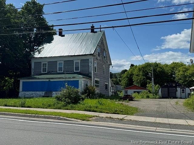 1st image of 441 Main St
