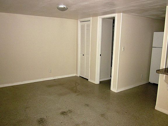 5th image of 410 S Avenue D