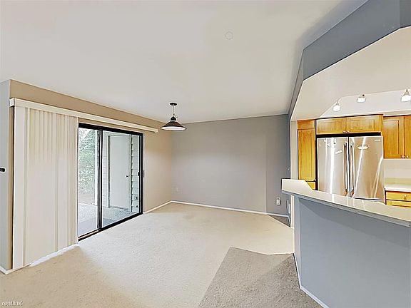 2nd image of 1336 Bellevue Way NE APT 5