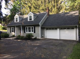 46 Fiddlers Ln, Latham, NY 12110