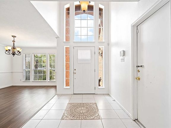 2nd image of 16910 Sky Harbor Ct
