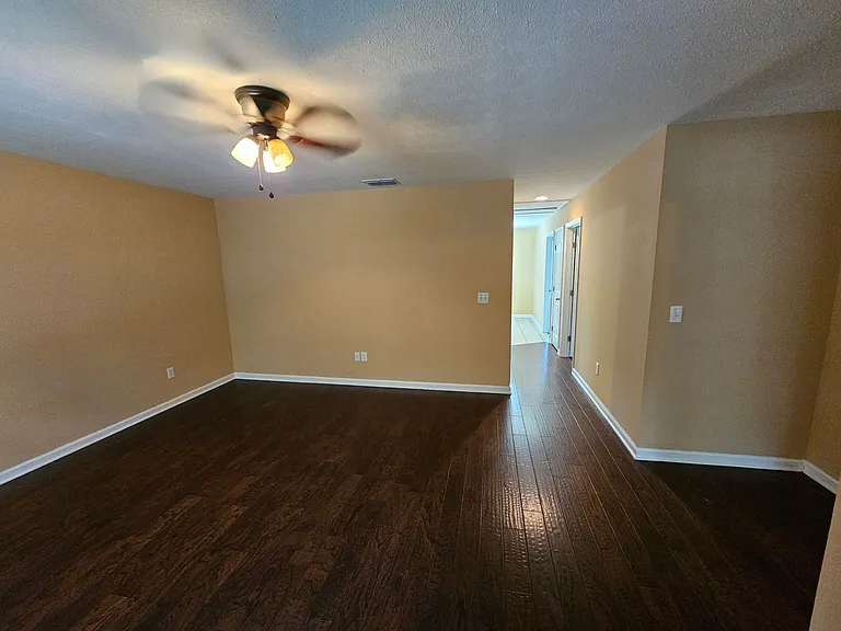 504 Wheeler St — Photo 4