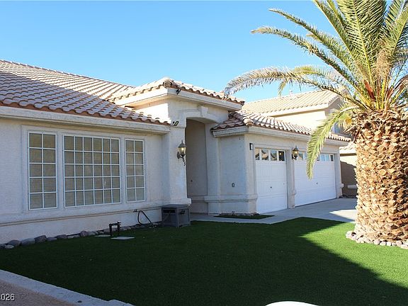 3rd image of 2763 Chokecherry Ave