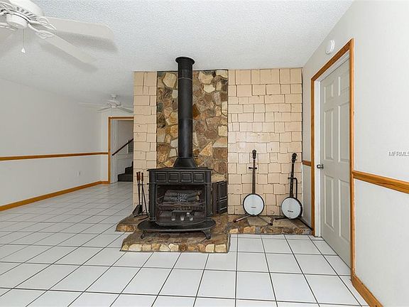 4th image of 125 Palm Dr