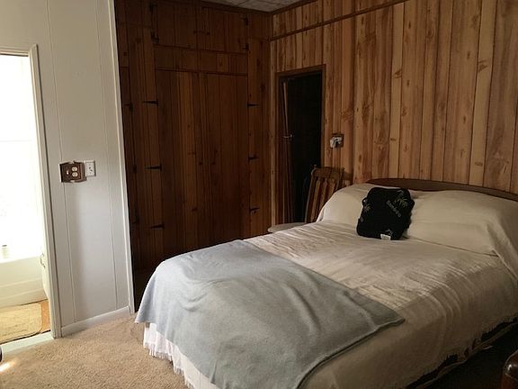 5th image of 610 W Oak St