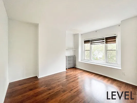 Rented by Level Group | media 4