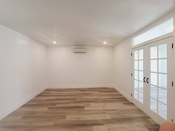 2nd image of 198 Kingsland Ave #3B