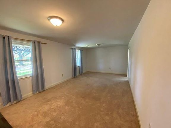 5th image of 4442 Knight Dr