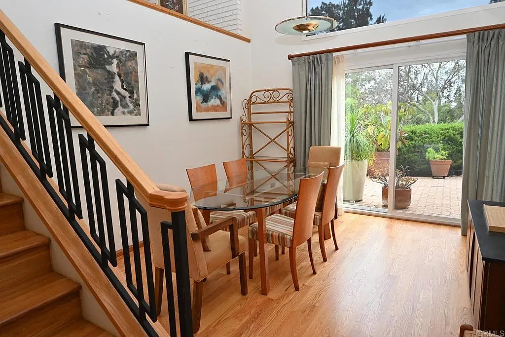 5 bed, 3.5 bath, 2574 sqft, $9,250 — Photo 3