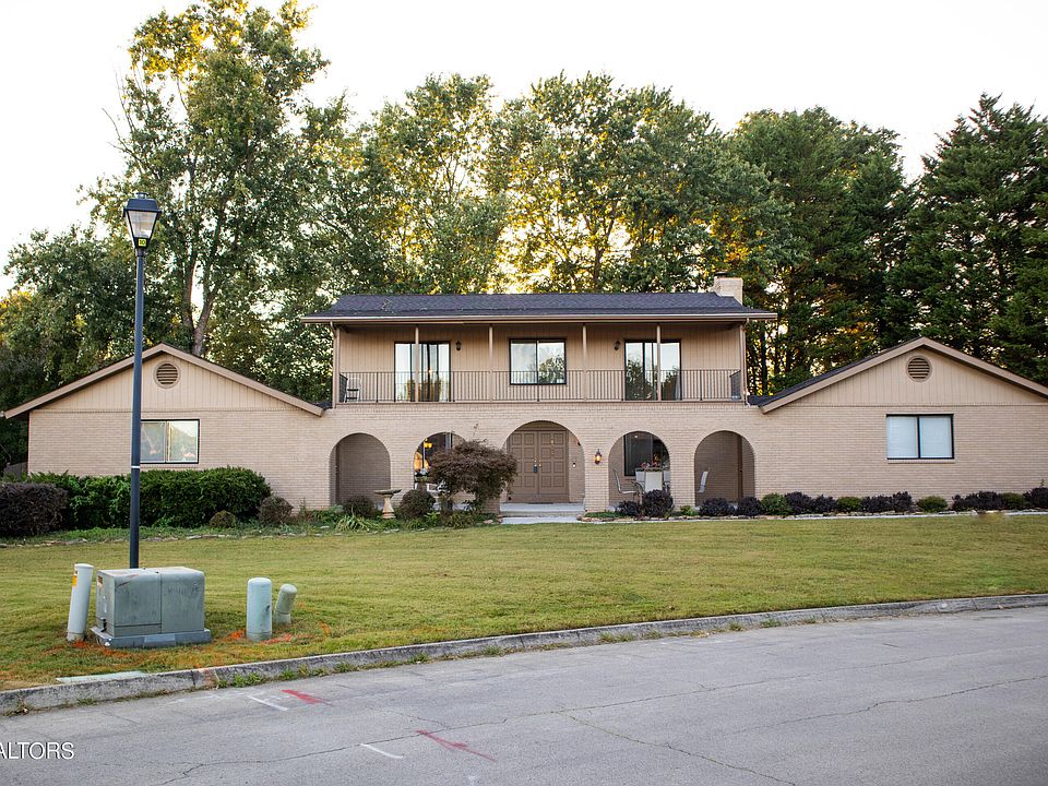 1st image of 848 Baylor Cir