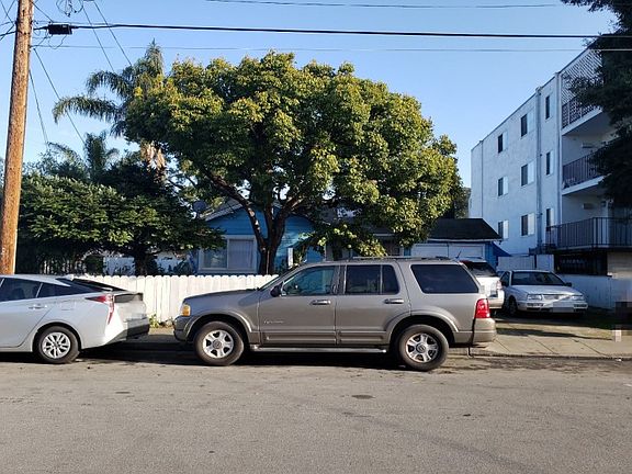 2nd image of 186 Buckingham Ave