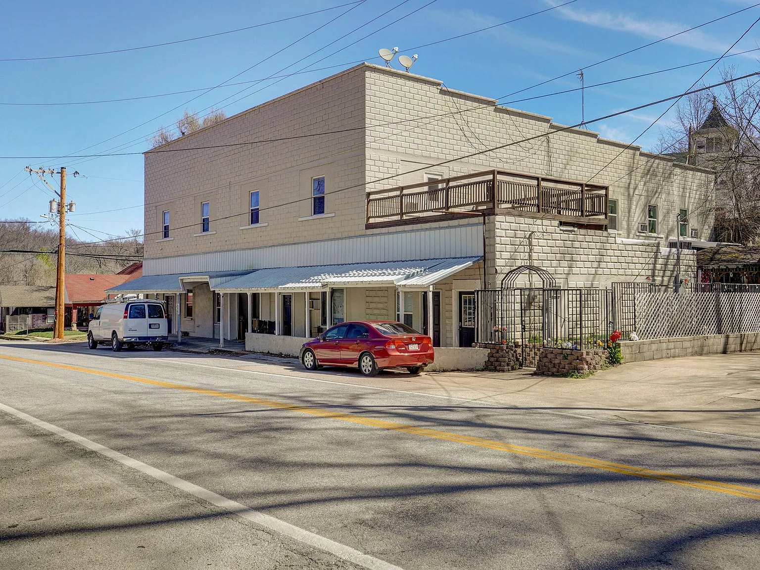 Main St. Apartments — Photo 2