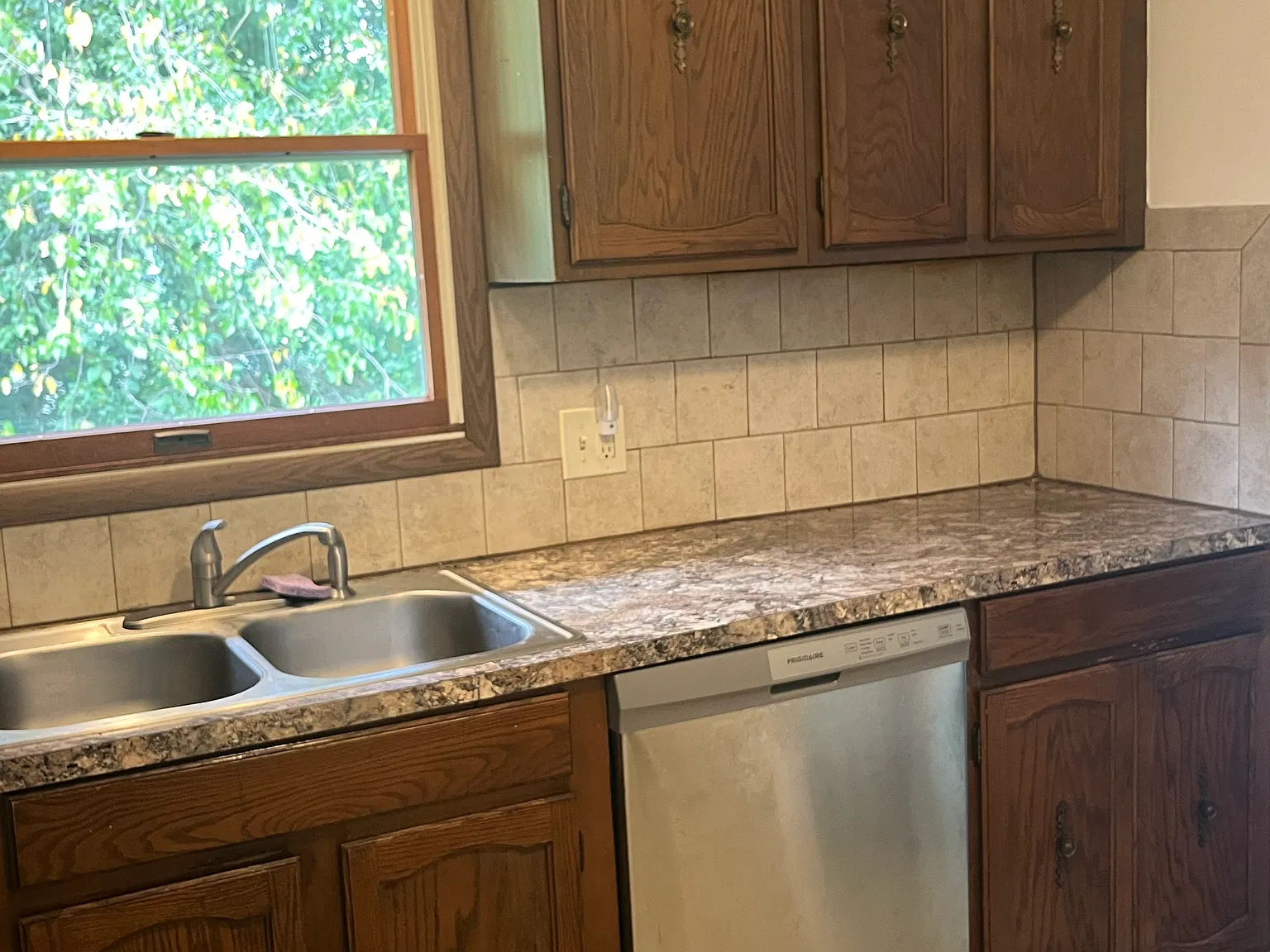 3 bed, 1.5 bath, 1200 sqft, $1,400 — Photo 3