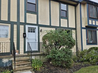 6 Shetland Dr, Clementon, NJ 08021