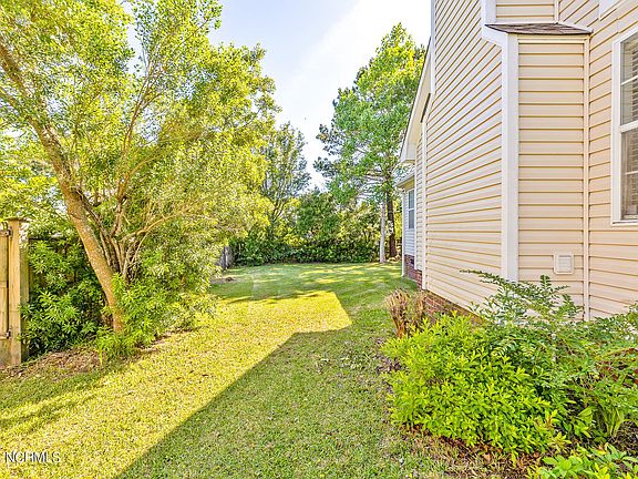 5th image of 3904 W Bishop Court