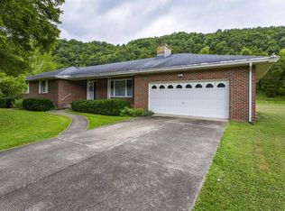 11538 Derricks Creek Rd, Charleston, WV 25320
