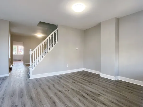 215 N 9th St, Darby, PA 19023