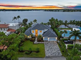 21 Bay Harbor Rd, Tequesta, FL 33469