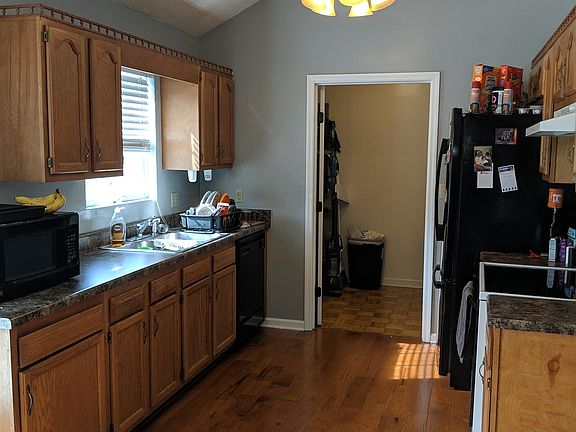 5th image of 75 Miriah Dr