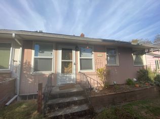 702 N 117th St, Seattle, WA 98133