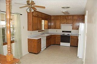 2nd image of 900 Hall Dr
