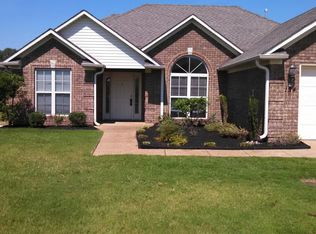 124 Stone Springs Cir, Jackson, TN 38305