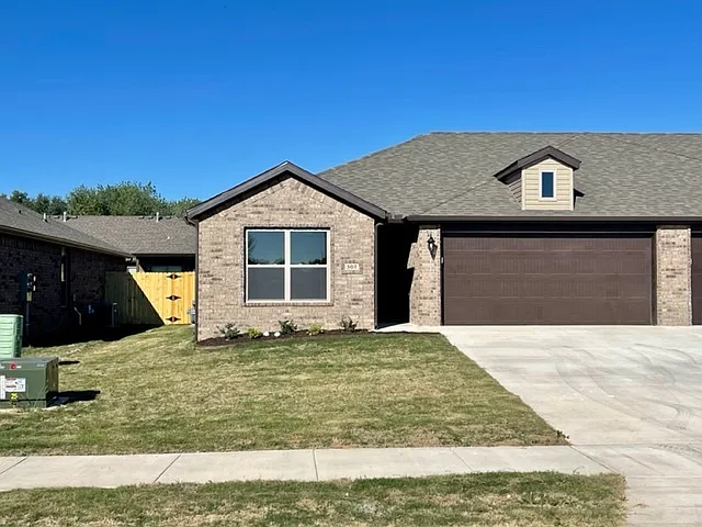 410 & 412 Rama St - 410 — Photo 1